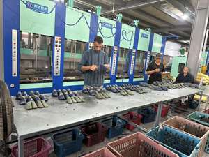 เครื่องฉีดขึ้นรูป EVA แบบอัตโนมัติสำหรับการผลิตรองเท้า EVA/รองเท้าแตะ/รองเท้าแตะ/<span class=keywords><strong>พื้น</strong></span>รองเท้า/<span class=keywords><strong>Crocs</strong></span> - Product Image 4