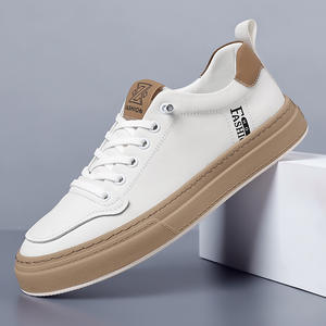 Nouvelles chaussures en cuir de haute qualité, petites chaussures blanches, mode décontractée, chaussures de marche, résistantes à l'usure, respirantes, chaussures pour hommes - Product Image 1
