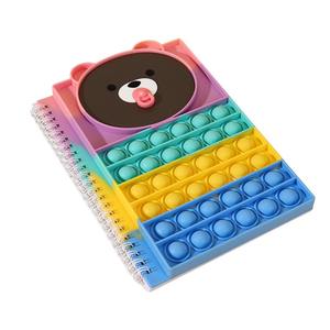 Carnet de notes promotionnel A5 de haute qualité avec couverture en gel de silicone à spirale, motif petit ours, pour la gestion du stress et l'écriture manuscrite - Product Image 1