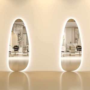 Miroir mural <span class=keywords><strong>de</strong></span> <span class=keywords><strong>coiffure</strong></span> <span class=keywords><strong>de</strong></span> style moderne, personnalisable, avec carte d'Afrique, forme irrégulière, pour salons <span class=keywords><strong>de</strong></span> <span class=keywords><strong>coiffure</strong></span> et barbiers - Product Image 1