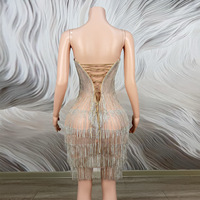 Robe mini sexy argentée à franges de strass, bustier, décolleté cœur, moulante, avec pampilles en cristal, pour soirée, club ou tenue de scène