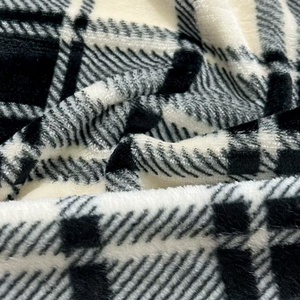 Bán Buôn 240gsm 100% <span class=keywords><strong>Polyester</strong></span> Hai Mặt Flannel Lông Cừu Vải Dệt Kim In Thiết Kế Sọc Cho Nhà Hàng Dệt May Hàng May Mặc - Product Image 6