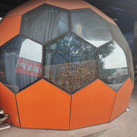 Cabane en verre hexagonale personnalisée anti-corrosion salin avec panneaux mixtes et dôme sphérique pour camping en bord de lac, escapades de loisirs, salons professionnels et événements