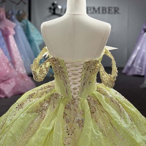 ชุดราตรีงาน Quinceanera สีเขียวมะนาวสองเฉดประดับกลิตเตอร์แชมเปญ รุ่น Dy1564 ทรงบอลกาวน์ คอวีแบบ Sweetheart ไหล่ตก ประดับลูกปัด Jancember - Product Image 4