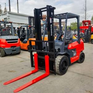 Toyota 7F/8FD30/FDZN30 son carretillas elevadoras diésel de 3 toneladas con un rendimiento potente y son bastante populares en el mercado de carretillas elevadoras usadas - Product Image 6