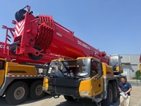 Grue mobile de marque supérieure 100 tonnes STC1000C7-8, grue sur camion avec flèche principale de 70 m pour la construction en hauteur