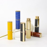 Flacon pulvérisateur de parfum miniature rechargeable personnalisé de 5 ml en PU pour les voyages et les sorties au travail