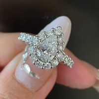 Bague Double Halo en Or 14K avec Diamant de Laboratoire Taille Poire et Pavé Floral, Collection Good Century – Élégante Pièce de Mariage Spectaculaire