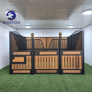 Establos para Caballos de Alta Calidad, Resistentes a los Rayos UV, con Paneles Solares, Puertas Resistentes para Caballos, Durabilidad Extrema de 10 Años - Product Image 1