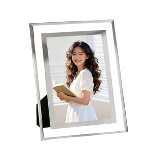 กรอบรูปแก้วใสขนาด 7 นิ้ว สำหรับตกแต่งบ้าน วางบนโต๊ะหรือแขวนผนัง - Product Image 1