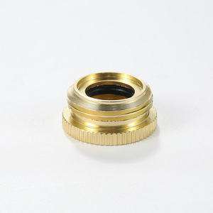 Connecteur en laiton pour robinets et tuyaux d'eau, installation facile, design industriel - Product Image 2