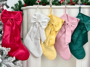Chaussette de Noël personnalisée en velours brodé avec nœud, pour suspendre au foyer, sacs cadeaux - Product Image 1
