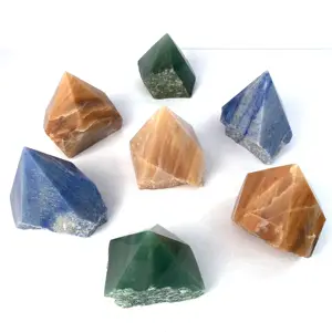 Hot Verkoop Kristal Groothandel Bulk Ruwe Steen Meerdere Materialen Aventurine Toren Voor Ornament