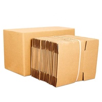 Boîtes d'expédition en carton ondulé recyclé en stock avec estampage de feuille d'or et laminage mat pour chaussettes