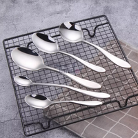 24 pièces service d'hôtesse avec couteau, fourchette, cuillère, coupe-gâteau