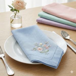 Serviette en coton et lin brodée sur mesure, délavée, avec ourlet festonné et monogramme, 20"x20", vente en gros pour mariage, fête, banquet, événement - Product Image 1