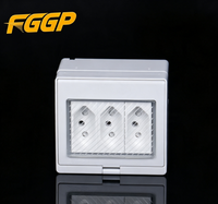 Prise murale industrielle extérieure en plastique IP55 étanche avec ports USB-A et USB-C 250V 13A auto-mise à la terre CE GCC/G/Q