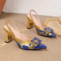 Nouveaux styles 2026 – Chaussures de soirée et de mariage en cuir verni bleu à bout pointu avec strass, talons hauts carrés en cristal de 8,3 cm pour femme