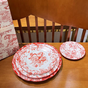 Service de table de luxe moderne, design jungle rouge européen, éco-responsable, best-seller, avec motif incrusté d'or, assiette en porcelaine fine exquise - Product Image 4