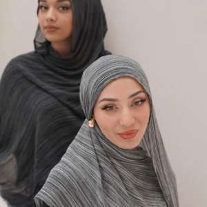 2025年ホットセール クリンクルレーヨンビスコースヒジャブ 高品質ムスリム向けカスタムショールヒジャブ LOLOVE 通気性 四季対応 デイリーユース - Product Image 1