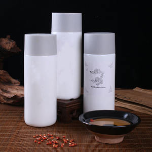 Bouteille en porcelaine blanche personnalisée avec couvercle Bouteilles en <span class=keywords><strong>verre</strong></span> de <span class=keywords><strong>25cl</strong></span> pour jus de fruits et boissons gazeuses Bouteille d'eau en <span class=keywords><strong>verre</strong></span> minéral avec couvercle à vis - Product Image 1