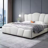 Lit double moderne en cuir nordique avec base pivotante en pin, luxe léger haut de gamme, avec rangement pour chambre à coucher