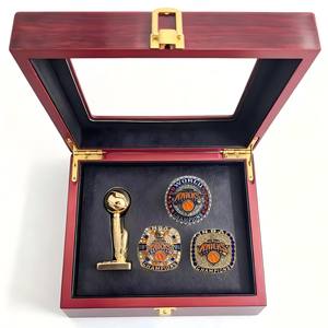 Anillo de Campeonato de los <span class=keywords><strong>New</strong></span> <span class=keywords><strong>York</strong></span> <span class=keywords><strong>Knicks</strong></span> 2025-2026, Chapado en Oro, Incrustaciones de Aleación, Regalo Conmemorativo de <span class=keywords><strong>Baloncesto</strong></span>, Joyería de Alta Calidad - Product Image 1