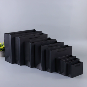 Petit sac vertical en carton blanc et noir 13*19*6cm, recyclable, verni, avec poignée de longueur de main, personnalisable - Product Image 3