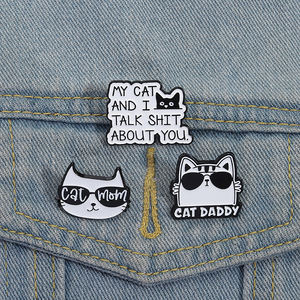 酷太阳镜黑猫妈妈爸爸珐琅别针我的猫和我谈论你胸针翻领徽章珠宝批发 - Product Image 2