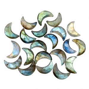 Labradorita Azul Natural con Destello, Gema Tallada en Forma de Luna Creciente, 12mm, Briolette Facetada, Venta al por Mayor a Granel - Product Image 1