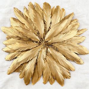 Venta barata 14-20 cm Patrón teñido en aerosol de plumas de ganso doradas y plateadas para decoración de sombreros de plumas DIY - Product Image 5