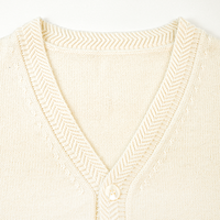AiNear Großhandel Benutzerdefiniertes Logo Design OEM & ODM Hochwertige Langarm V-Ausschnitt Knopfleiste Beige Herren Weicher Woll-Strick Cardigan Pullover