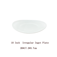 Assiette en porcelaine brillante à bord relevé en forme de lingot pour les plats de pâtes, de curry et de riz à la maison