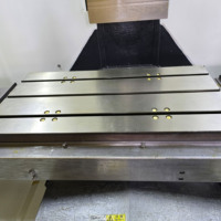 Centre d'usinage vertical CNC direct usine VMC avec certification CE pour pièces automobiles et aérospatiales - T700