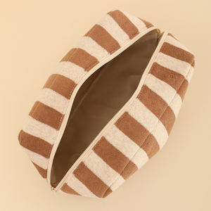 Vente en gros de trousses de <span class=keywords><strong>maquillage</strong></span> personnalisées pour femmes en tissu éponge, pochette portable à fermeture éclair, trousse de toilette rayée - Product Image 5