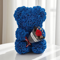 Beer met bloemenboeket Valentijnsdag Bloem Rozenbeer Cadeau met geconserveerde bloemen Levensechte schuimrozen Kleine beer