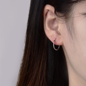 Nuovo commercio all'ingrosso Hip HOP piccolo piccolo orecchino a cerchio intrecciato orecchino cartilagine Huggie <span class=keywords><strong>Helix</strong></span> Tragus 925 Sterling Silver 6mm 7mm 8mm 12mm - Product Image 6