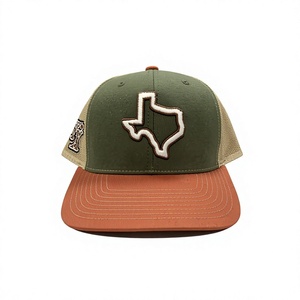Casquette de camionneur bicolore à profil moyen avec broderie 3D ajustable et dos en maille, fabriquée au Vietnam, pour adultes, idéale pour les activités sportives quotidiennes en extérieur. - Product Image 3