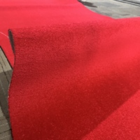Moquette unie en polypropylène, dimensions sur mesure, disponible en gros, matériau sûr et écologique pour salon, villa, entrée.