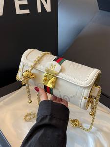 <span class=keywords><strong>Borsa</strong></span> a tracolla da donna europea <span class=keywords><strong>americana</strong></span> in tessuto a vela in pelle con lettera ricamata <span class=keywords><strong>borsa</strong></span> a contrasto per commercio estero transfrontaliero - Product Image 2