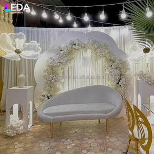 LEDA Nouveau Design Toile de Fond Blanche en Acrylique pour Événements et Fêtes, Mur de Fond Simple à Suspendre avec Motifs Floraux en Dentelle pour Mariage - Product Image 1