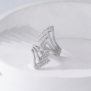 แหวนเงิน S925หญิงแบบดั้งเดิมเครื่องประดับที่ดีในห้องปฏิบัติการฝังเพชรการออกแบบทางเรขาคณิตปูการตั้งค่าโรเดียมที่ทันสมัยครบรอบ - Product Image 1