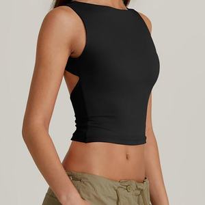 Haut court sans manches uni personnalisé avec découpes latérales – Top élégant pour femme, idéal pour la gym, les tenues de ville et les événements branchés - Product Image 3