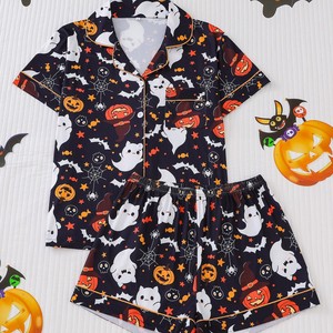 Set pigiama di Halloween per adulti, due pezzi, camicia con bottoni, pantaloncini, stampa zucca, fantasma, pipistrello, abbigliamento da notte, cosplay - Product Image 1