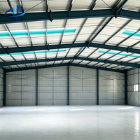 Entrepôt préfabriqué en structure métallique, atelier sur mesure pour le stockage industriel