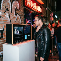 Distributeur automatique de parfums à fort flux de trésorerie avec paiement par code QR, écran tactile, Wi-Fi et construction métallique pour centres commerciaux