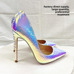 Vente en gros transfrontalière Nouveauté Printemps 2023 Chaussures à enfiler à motif serpent blanc laser, à talon haut multi-élevations de 12 cm, bout pointu, tige en PU - Product Image 3