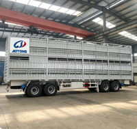 Semi-remorque de transport de bétail et de moutons à rails hauts en acier de 13 m (3/4 essieux) et semi-remorque à rails fleuris de 15 m, capacité 50000 kg