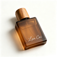 Flacon de parfum carré en verre ambré de 50 ml, givré, rechargeable, avec bouchon en bois naturel pour emballage cosmétique