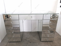 Coiffeuse de maquillage miroir moderne pour l'application de maquillage vanity